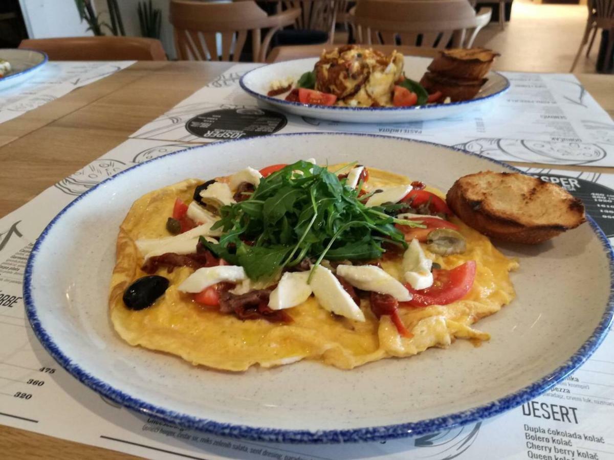Korpa Deli Rooms Novi Sad Eksteriør bilde